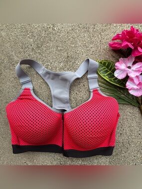 Victoria’s Secret VSX Sports Bra Size 36 DD